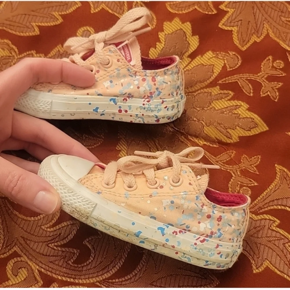 Kids Converse size 5
